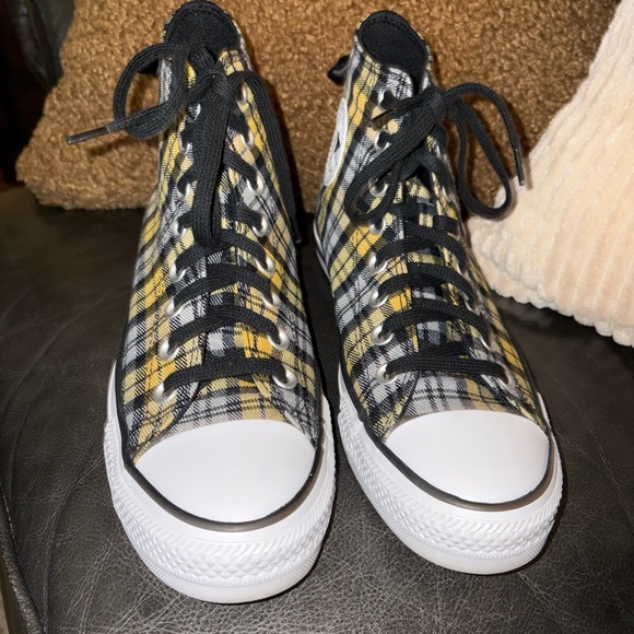 Plaid Bow Converse All Star High Tops SZ 8 1/2- EUC - Picture 2 of 4